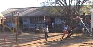 Copy of soweto school.jpg (7703 bytes)